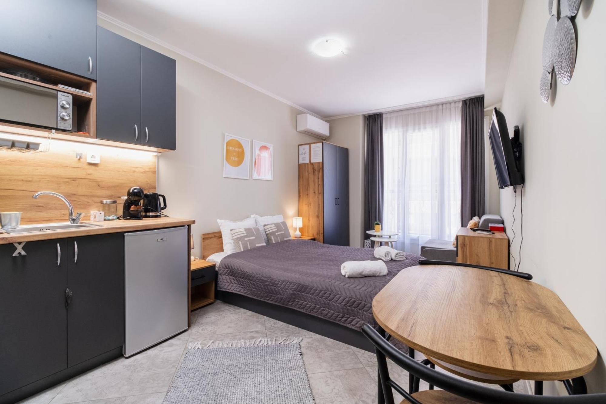 Center Apartment *